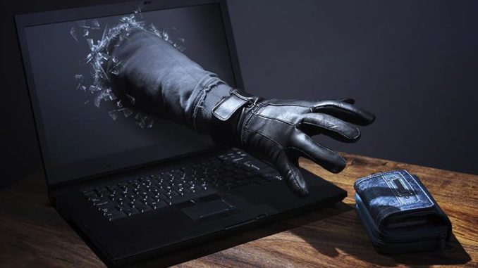Sfaturi din partea poliţiştilor pentru a te feri de fraudele din mediul online
