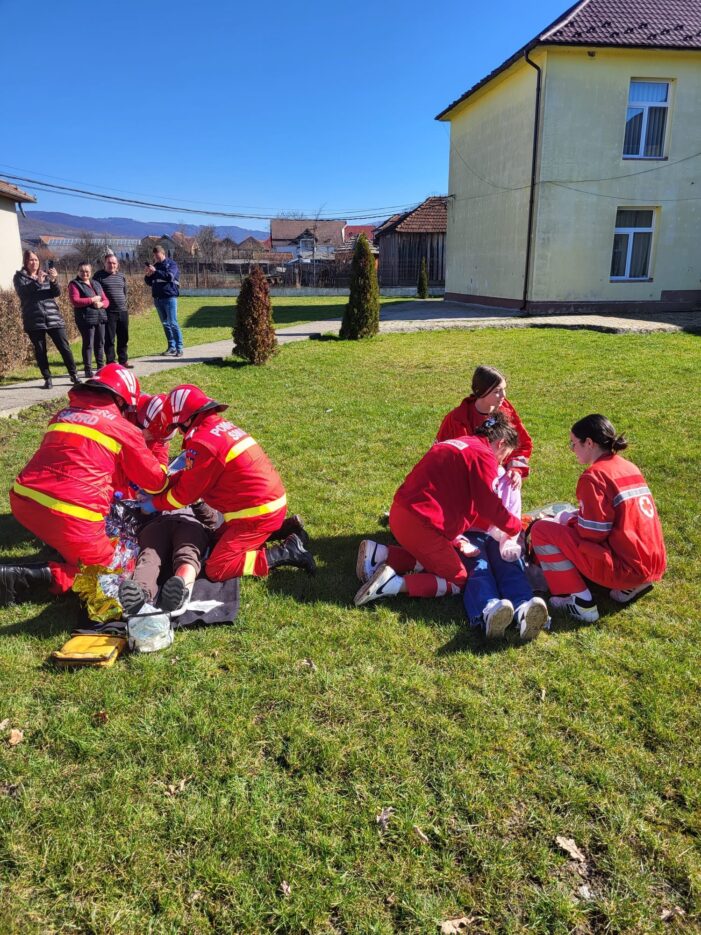 Pompierii au intervenit la Şcoala Gimnazială din Trip. Ce s-a întâmplat ? (Foto)