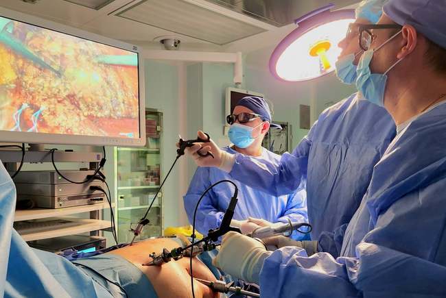 Operaţie în premieră realizată de un medic sătmărean. A salvat viaţa unui pacient bolnav de cancer (Foto)