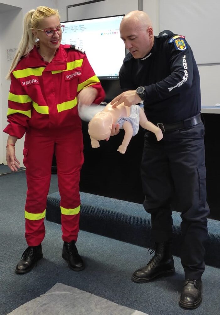 Un nou stagiu de pregătire în vederea acordării primului ajutor (Foto)