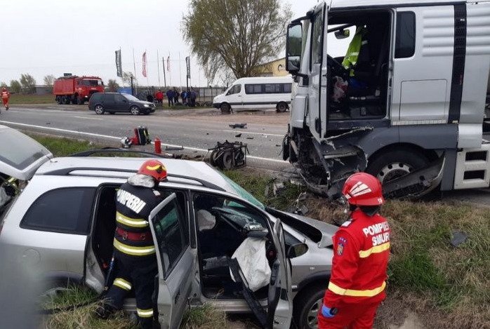 Accident grav. O femeie a murit (Foto)