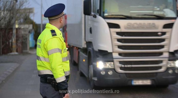 Două călăuze și doi egipteni opriți la graniţă
