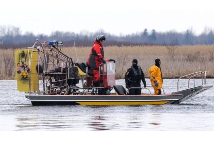 Opt morţi, printre care şi un bebeluş de origine română, găsiți în apele unui râu de la granița dintre Canada și SUA