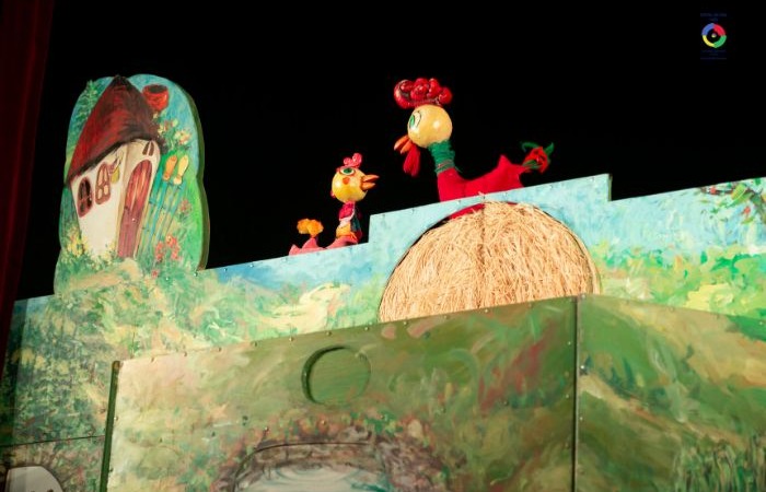 Șase reprezentații de teatru de păpuși Șase reprezentații de teatru de păpuși