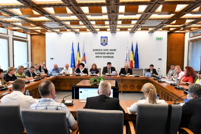 Se digitizează prelucrarea dosarelor beneficiarilor de servicii sociale din județul Satu Mare