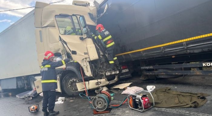 Accident cumplit. Unul dintre şoferi a murit ! (Foto)
