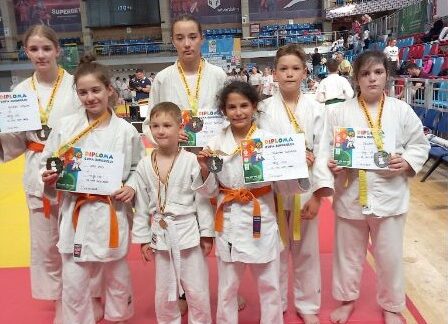 Opt medalii pentru elevii antrenorului Terely, la Oradea (Foto)