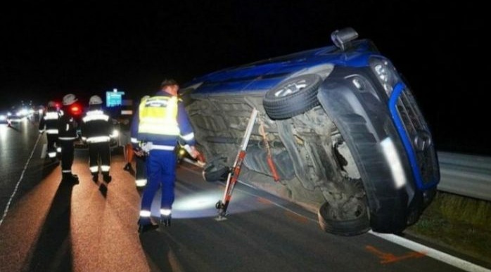 Un microbuz cu numere de România s-a răsturnat pe o autostradă din Ungaria