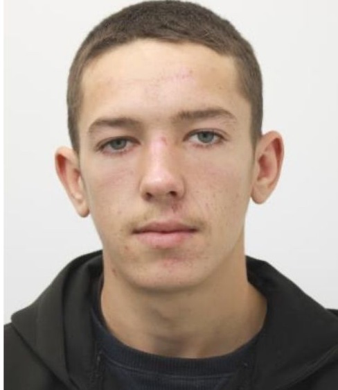 Adolescent dispărut de acasă (Foto)