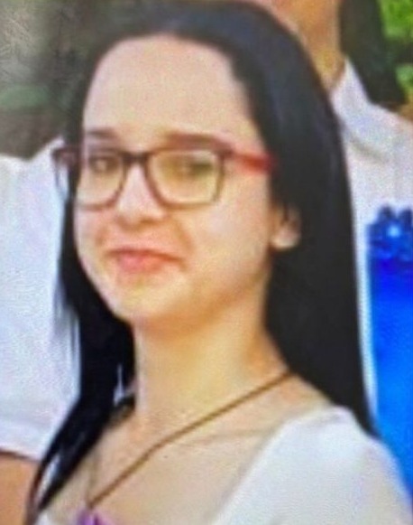 Alexandra, căutată de Poliţie. A dispărut de acasă (Foto)