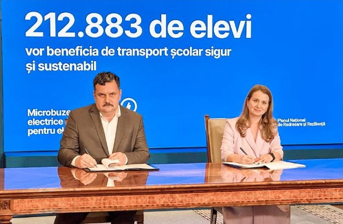 Şeful CJ a semnat contractul ! 27 de microbuze electrice ! Şeful CJ a semnat contractul ! 27 de microbuze electrice !