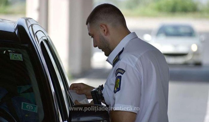 Şofer cu permisul suspendat, oprit la ieşirea din ţară