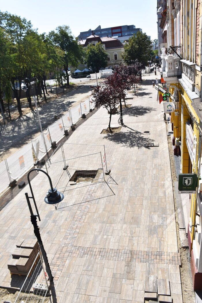 Lucrările de modernizare a Centrului Vechi sunt în grafic (Foto)