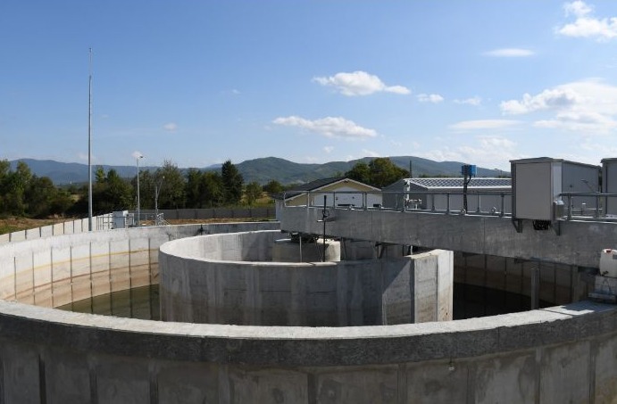 Lucrările de construire a Stației de epurare a apelor uzate din localitatea Bătarci au fost încheiate Lucrările de construire a Stației de epurare a apelor uzate din localitatea Bătarci au fost încheiate