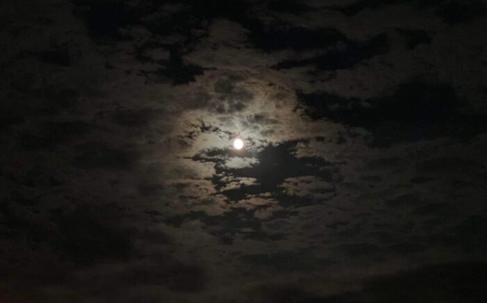Eclipsă parţială de Lună