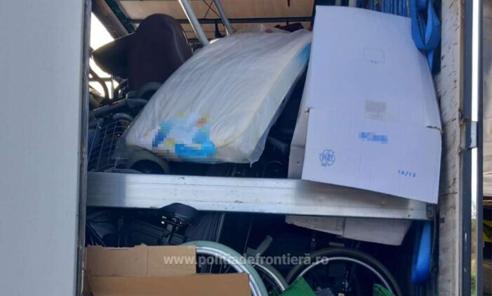 Peste 11 tone de deşeuri, oprite la intrarea în ţară (Foto)