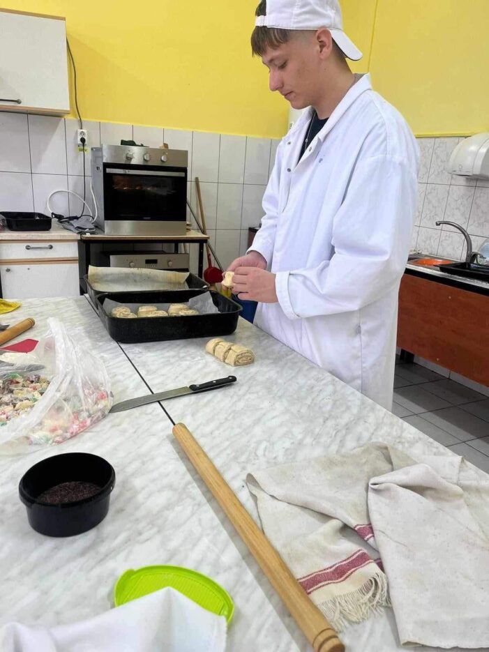 Elevi sătmăreni, la bucătărie (Foto)