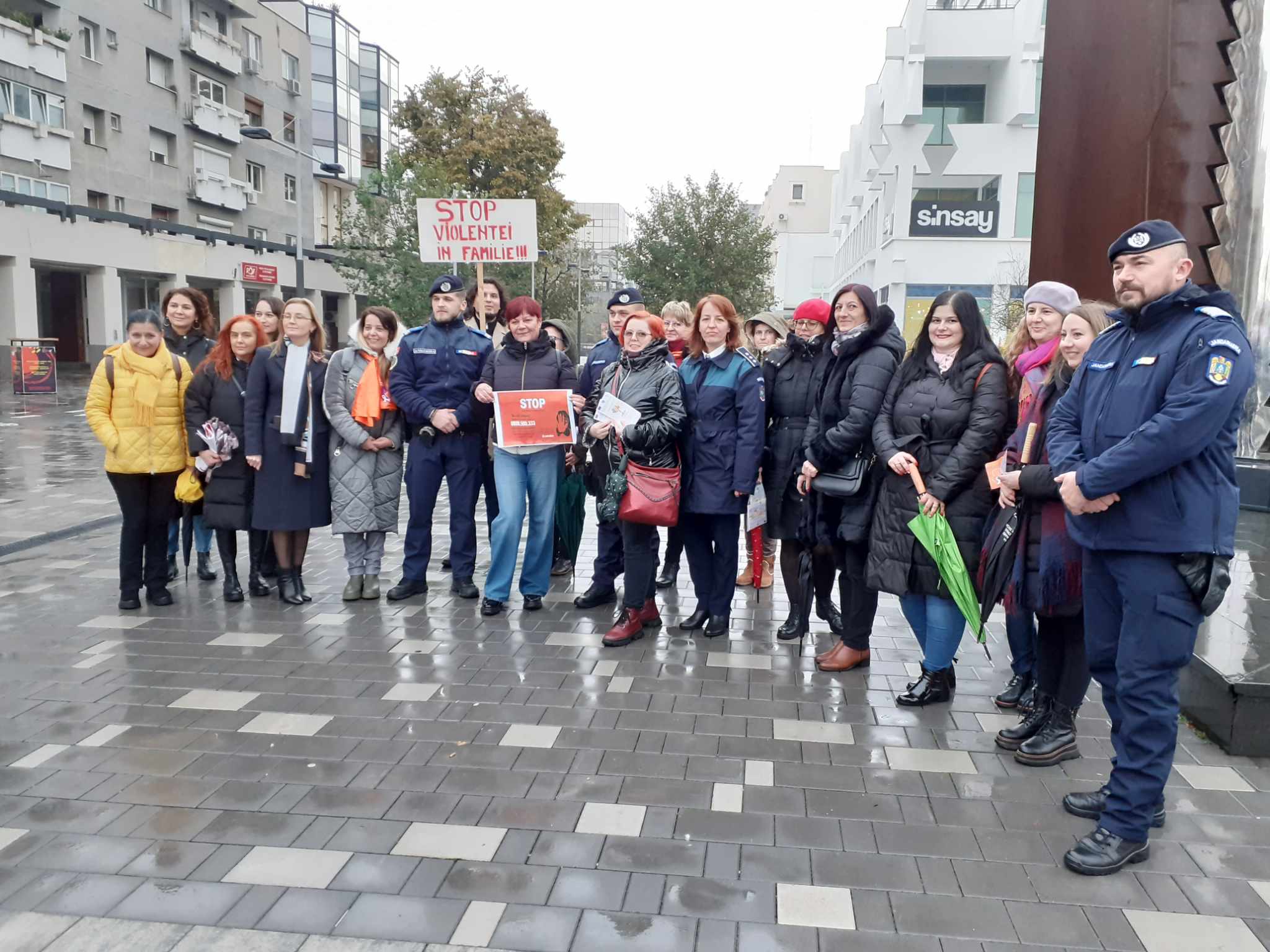 Marș împotriva violenței domestice, organizat de DGASPC Satu Mare (Foto)