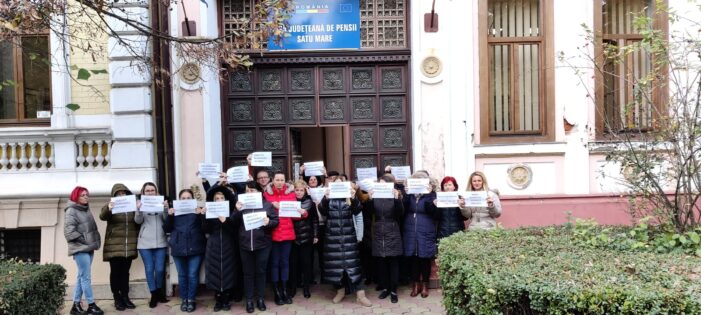 Protest la Casa de Pensii Satu Mare