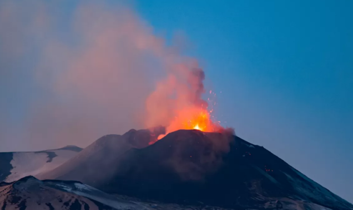 Etna a erupt spectaculos