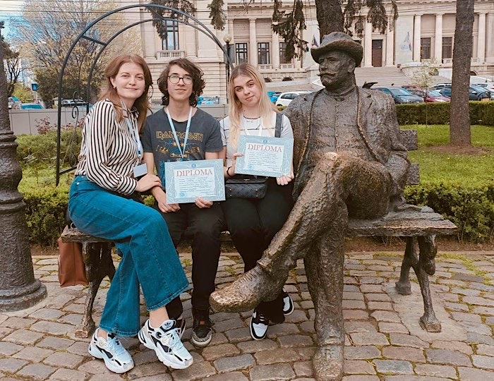 Doi elevi de la Slavici s-au calificat la Olimpiada Internațională de Lingvistică
