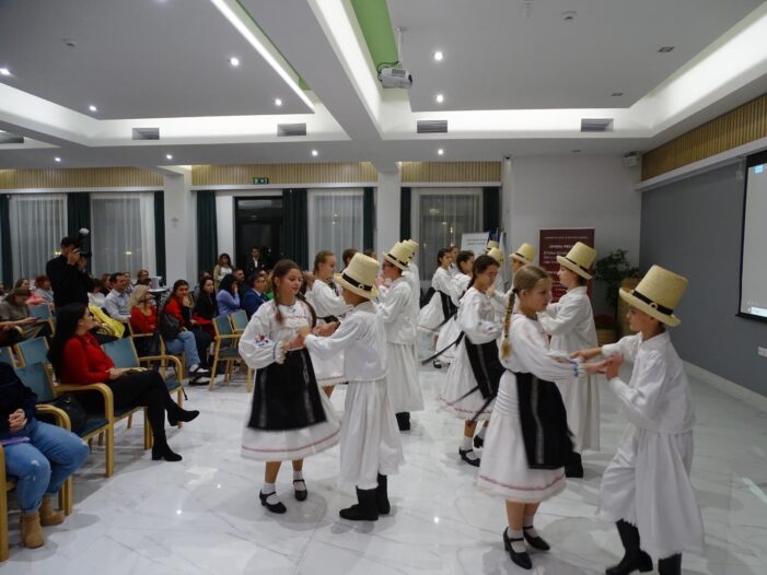 Conferința „Valorile care ne definesc: România-Europa încotro?” – un eveniment de succes la Satu Mare