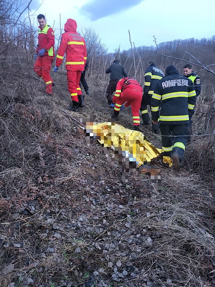Accident grav la Vama: un bărbat a murit după ce a fost prins sub un tractor