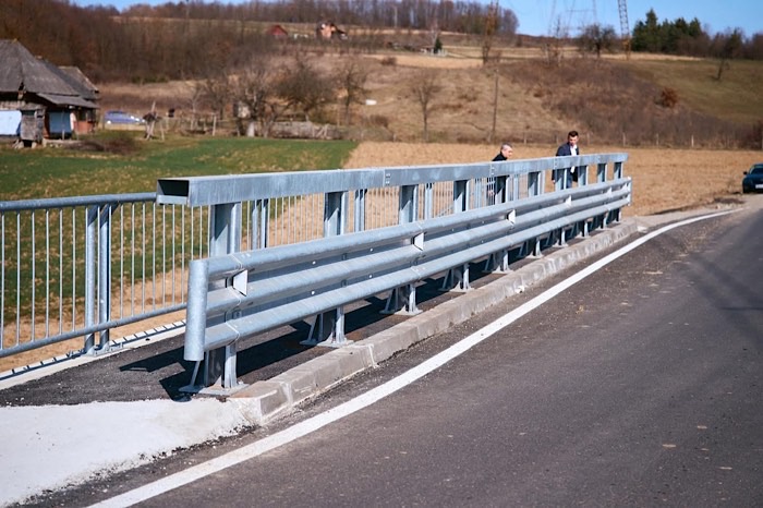 Podul peste Valea Bârsăului din Bârsăul de Jos a fost redeschis circulației