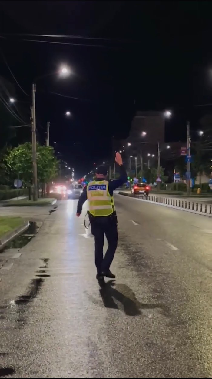Controale de noapte pe șoselele din Satu Mare. Zeci de mașini verificate de polițiști
