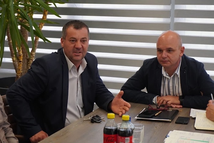 Prefectul Altfatter Tamás caută soluții pentru rezolvarea problemelor de fond funciar din Craidorolt, Bătarci și Cămărzana