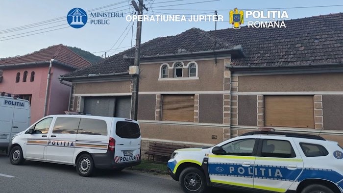 Agent de vânzări, suspectat că a furat telefoane de 150.000 de lei prin contracte false