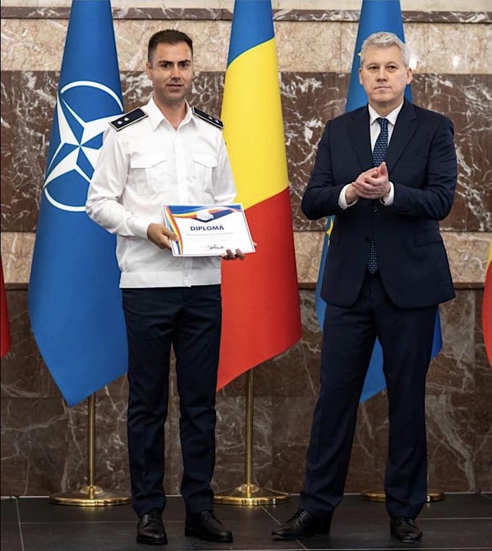 Polițist din Satu Mare, recompensat de ministrul Afacerilor Interne pentru rezultate deosebite în combaterea contrabandei