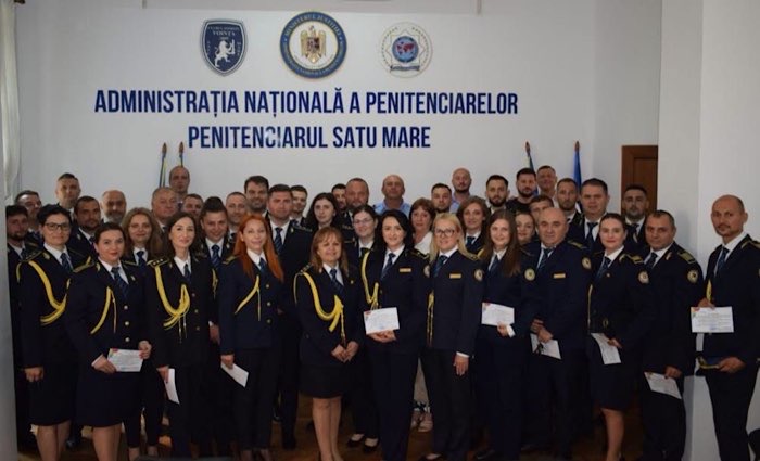 62 de polițiști de penitenciare au fost avansați în grad la Penitenciarul Satu Mare. Cinci angajați s-au pensionat