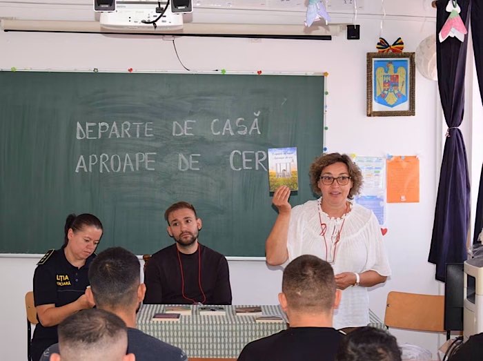 45 de cărți donate Bibliotecii Penitenciarului Satu Mare, într-o activitate cu mesaj spiritual
